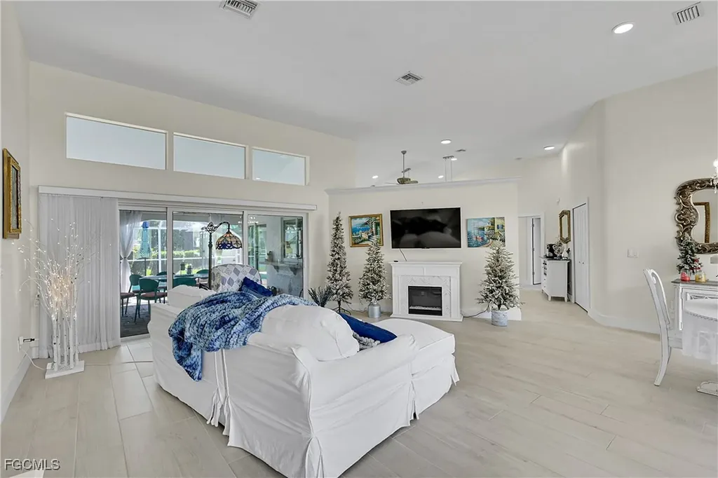 1118 El Dorado Parkway W Cape Coral FL 33914