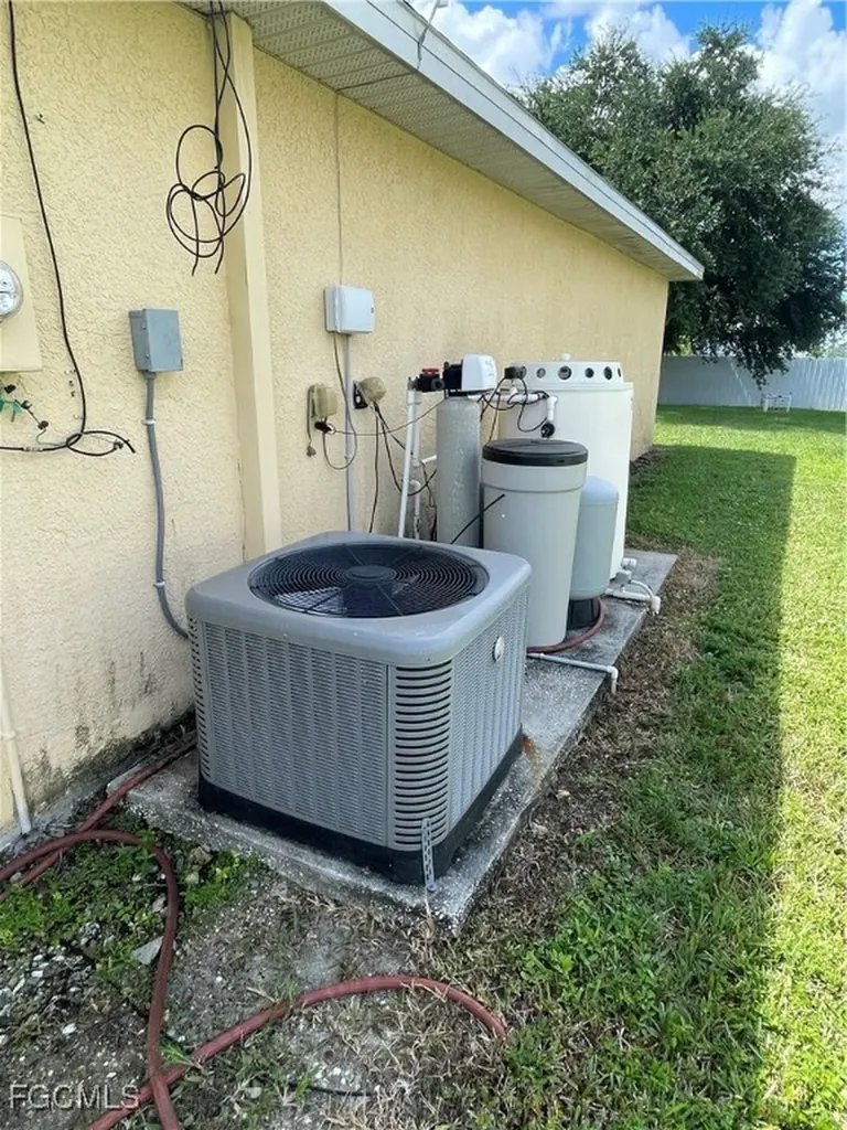 1908 NE 7th Avenue Cape Coral FL 33909