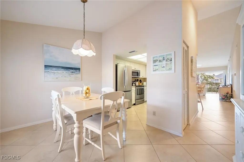 774 Wiggins Lake Drive Naples FL 34110