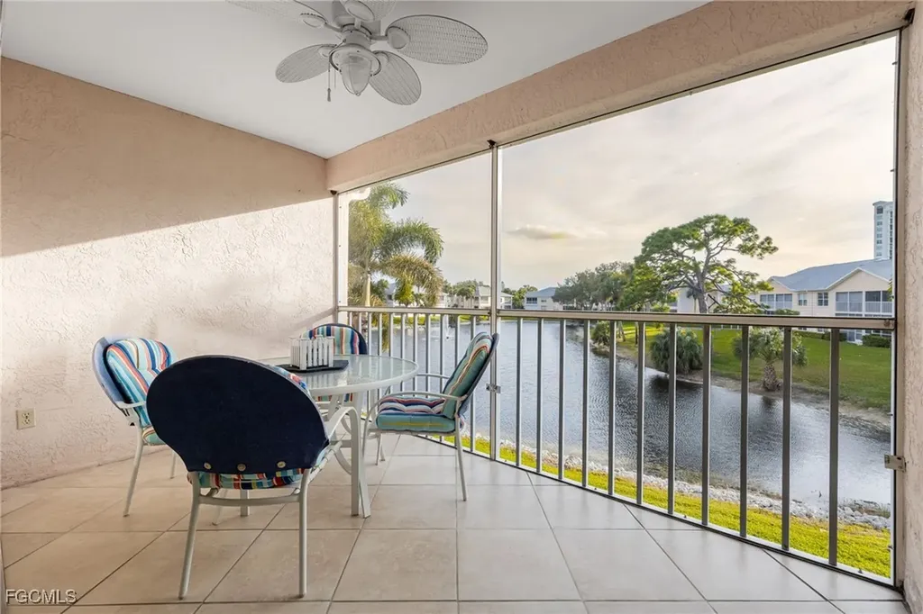 774 Wiggins Lake Drive Naples FL 34110