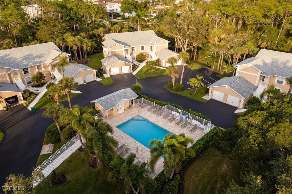 774 Wiggins Lake Drive Naples FL 34110