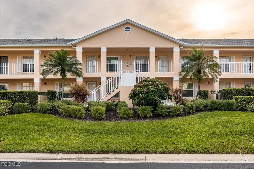 774 Wiggins Lake Drive Naples FL 34110