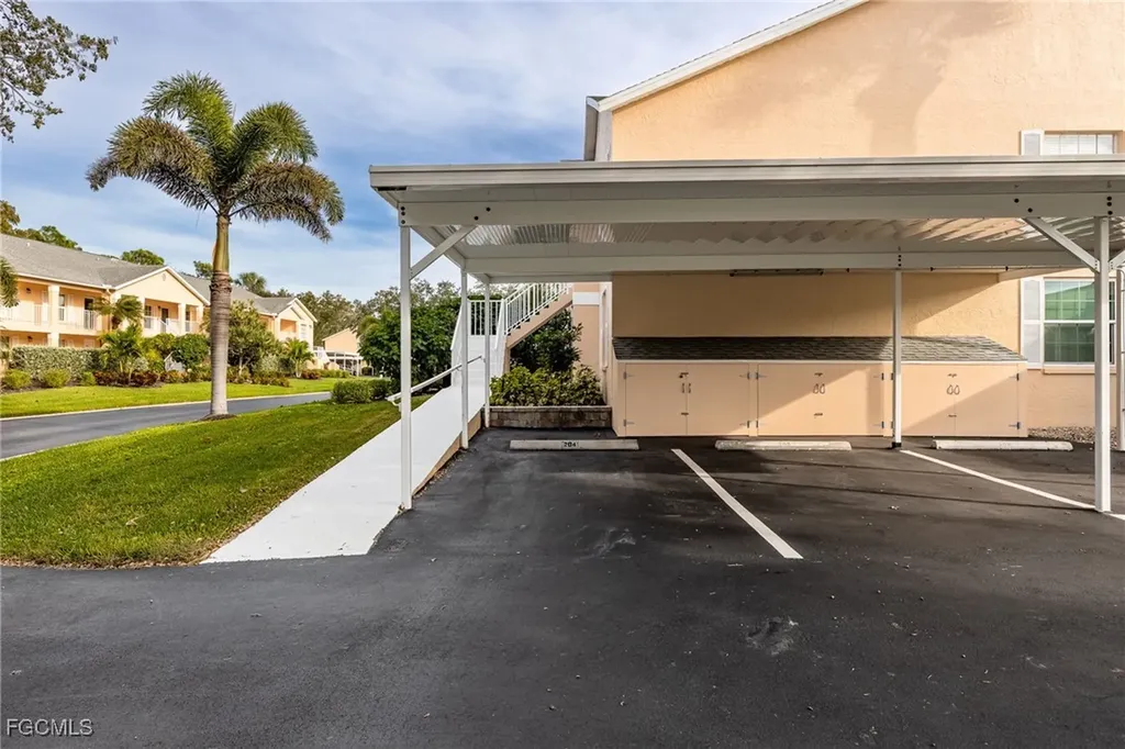 774 Wiggins Lake Drive Naples FL 34110
