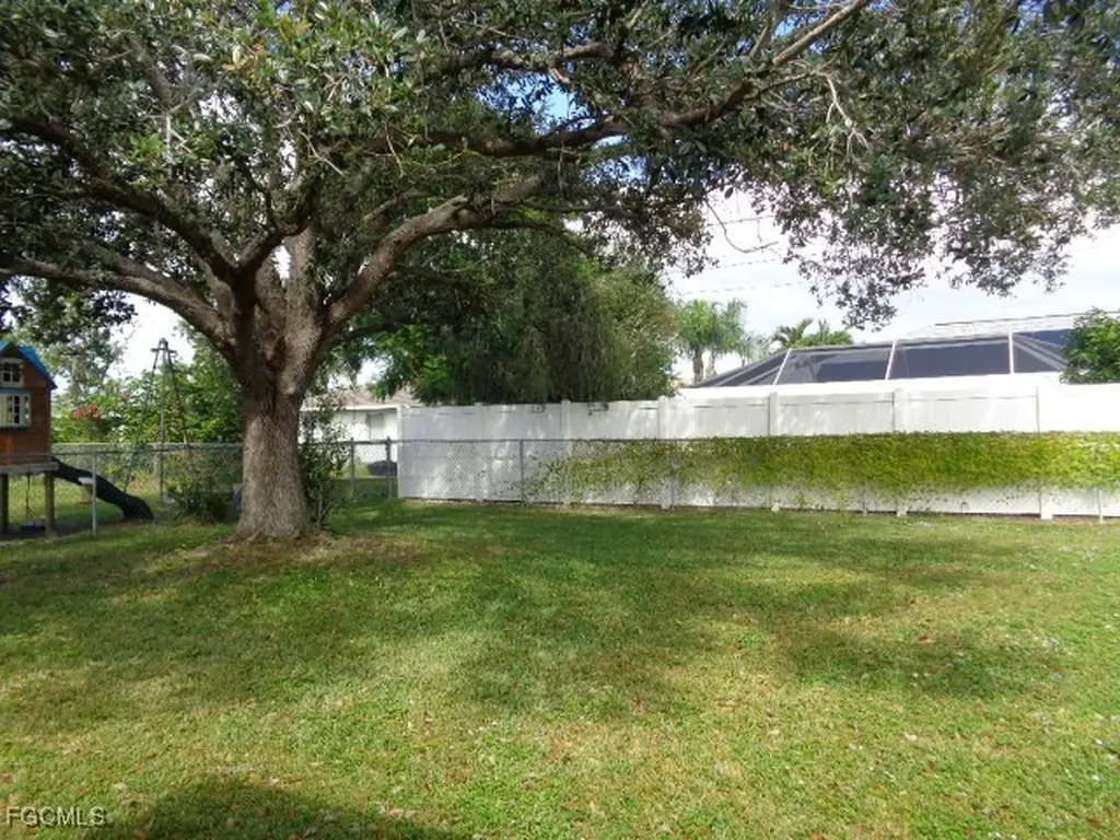 1139 SE 17th Terrace Cape Coral FL 33990