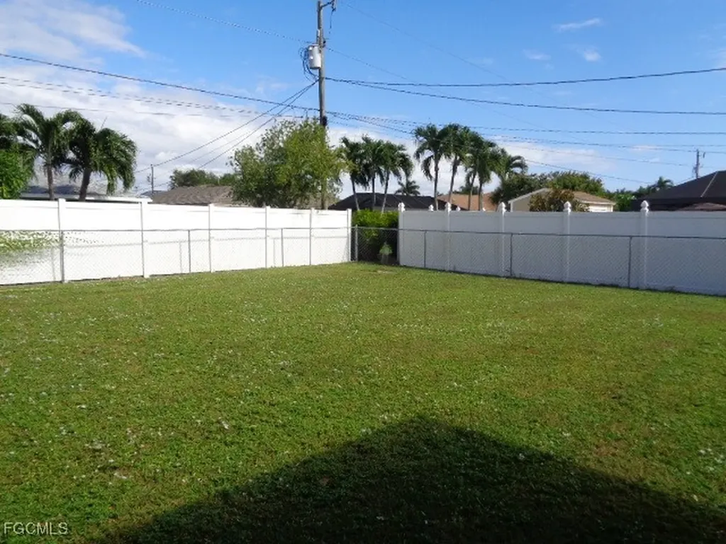 1139 SE 17th Terrace Cape Coral FL 33990