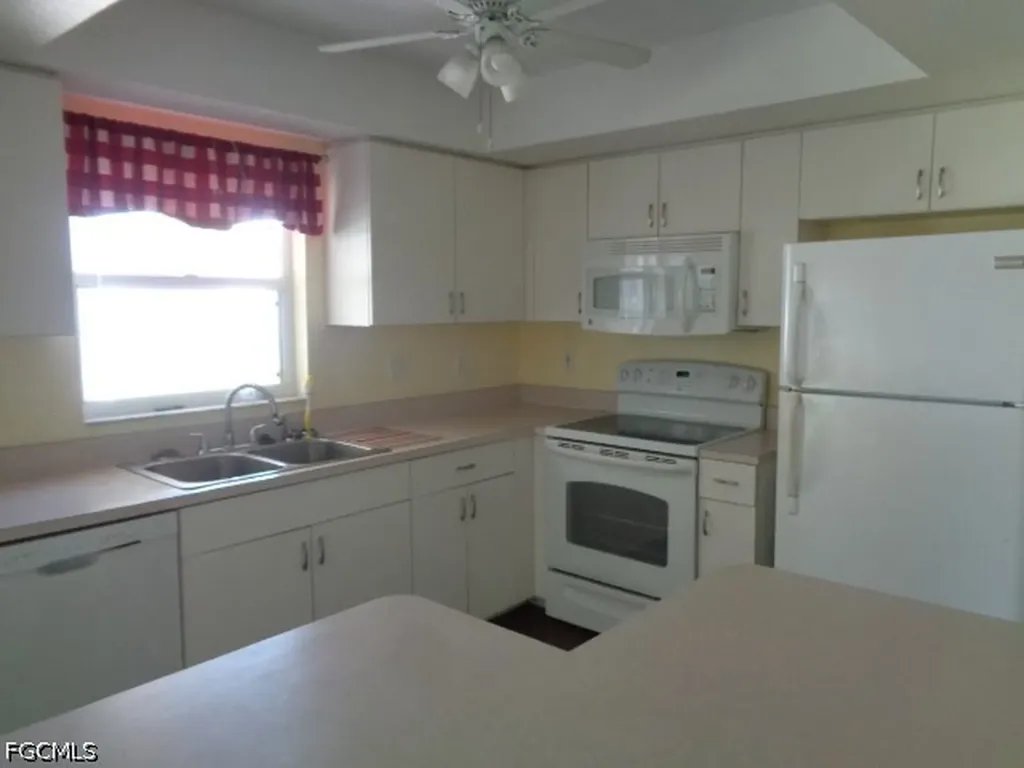 1139 SE 17th Terrace Cape Coral FL 33990