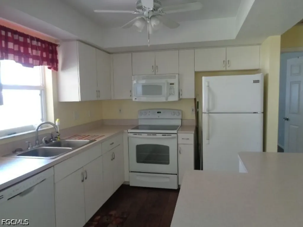 1139 SE 17th Terrace Cape Coral FL 33990
