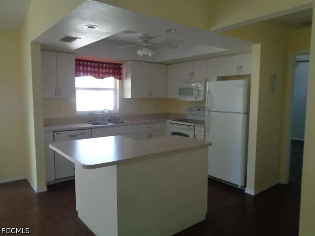 1139 SE 17th Terrace Cape Coral FL 33990