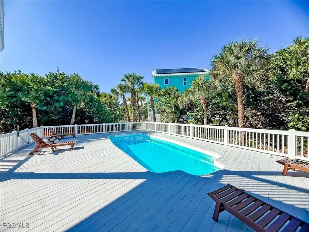 4560 Conch Shell Drive Upper Captiva FL 33924
