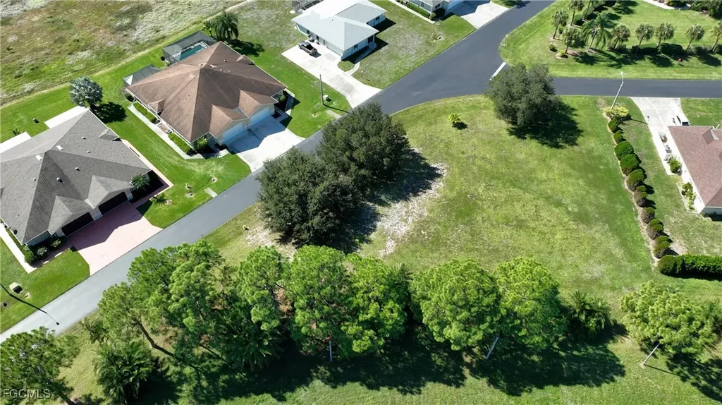 20083/085 Petrucka Circle N Lehigh Acres FL 33936