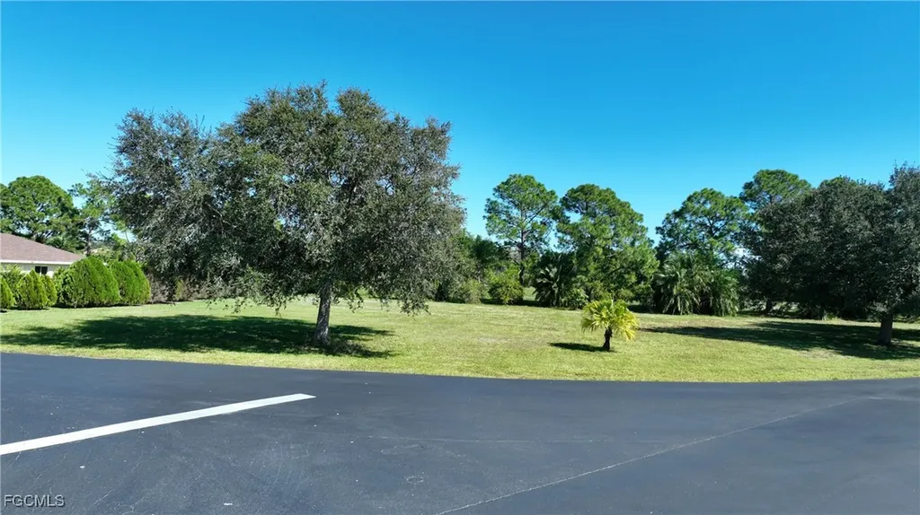 20083/085 Petrucka Circle N Lehigh Acres FL 33936