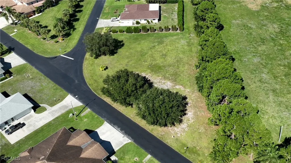20083/085 Petrucka Circle N Lehigh Acres FL 33936