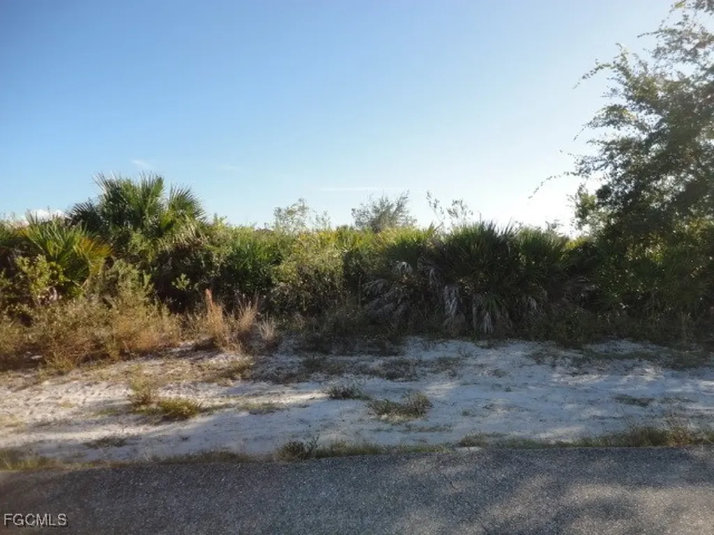2815 73rd Street W Lehigh Acres FL 33971