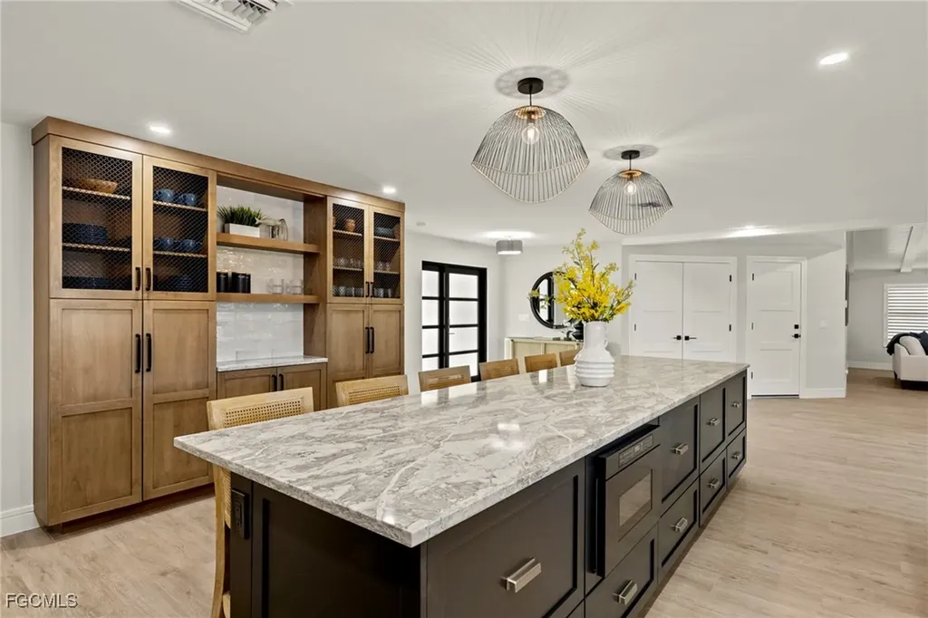 930 Kings Crown Drive Sanibel FL 33957