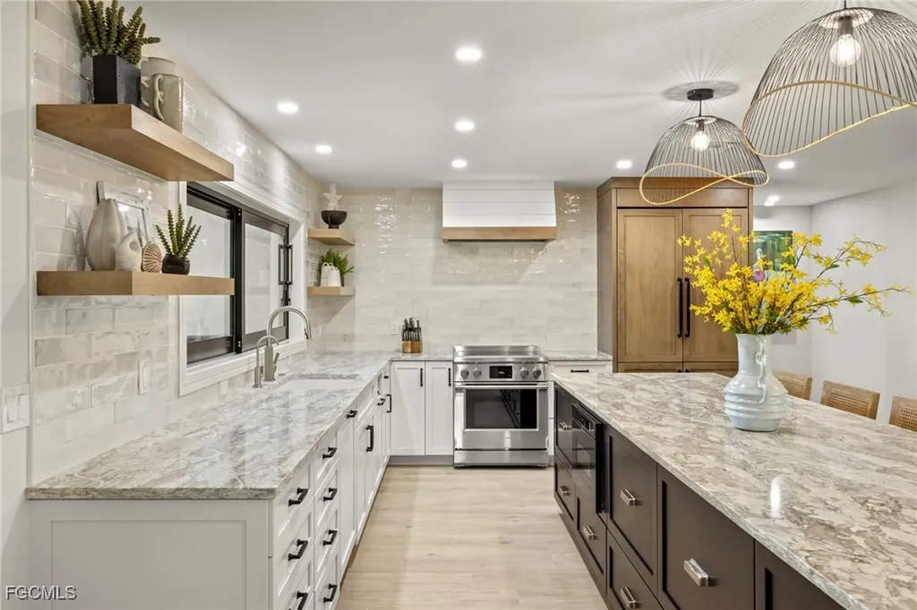 930 Kings Crown Drive Sanibel FL 33957