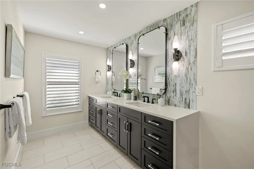 930 Kings Crown Drive Sanibel FL 33957