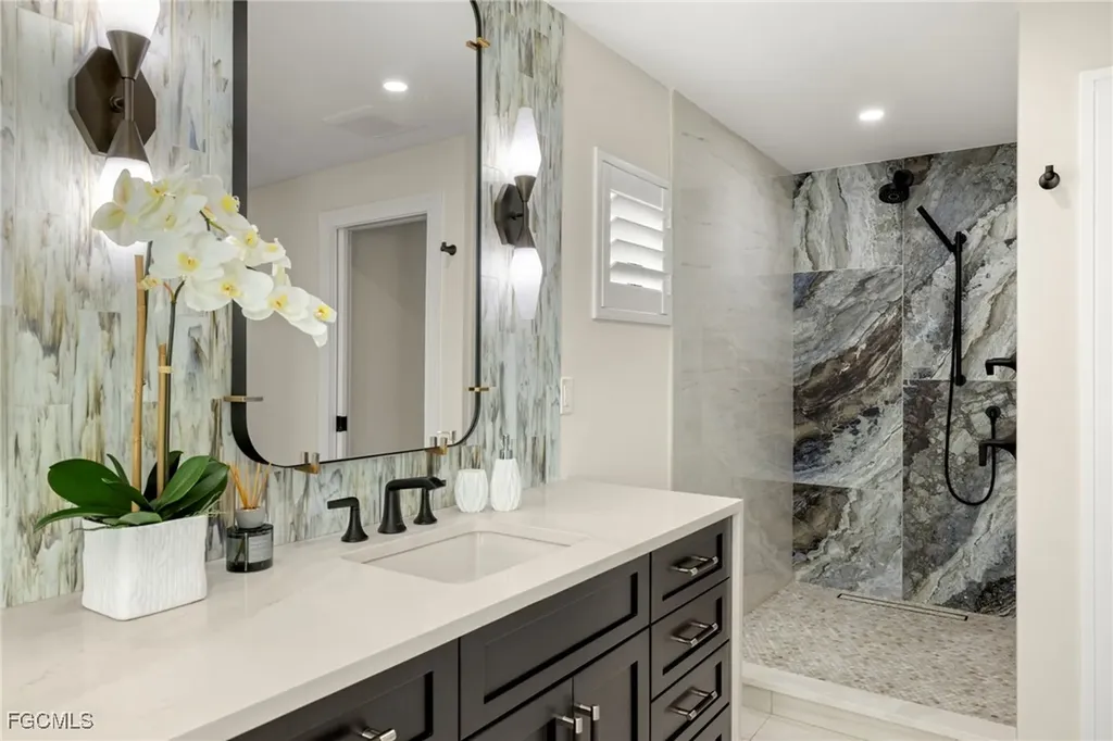 930 Kings Crown Drive Sanibel FL 33957