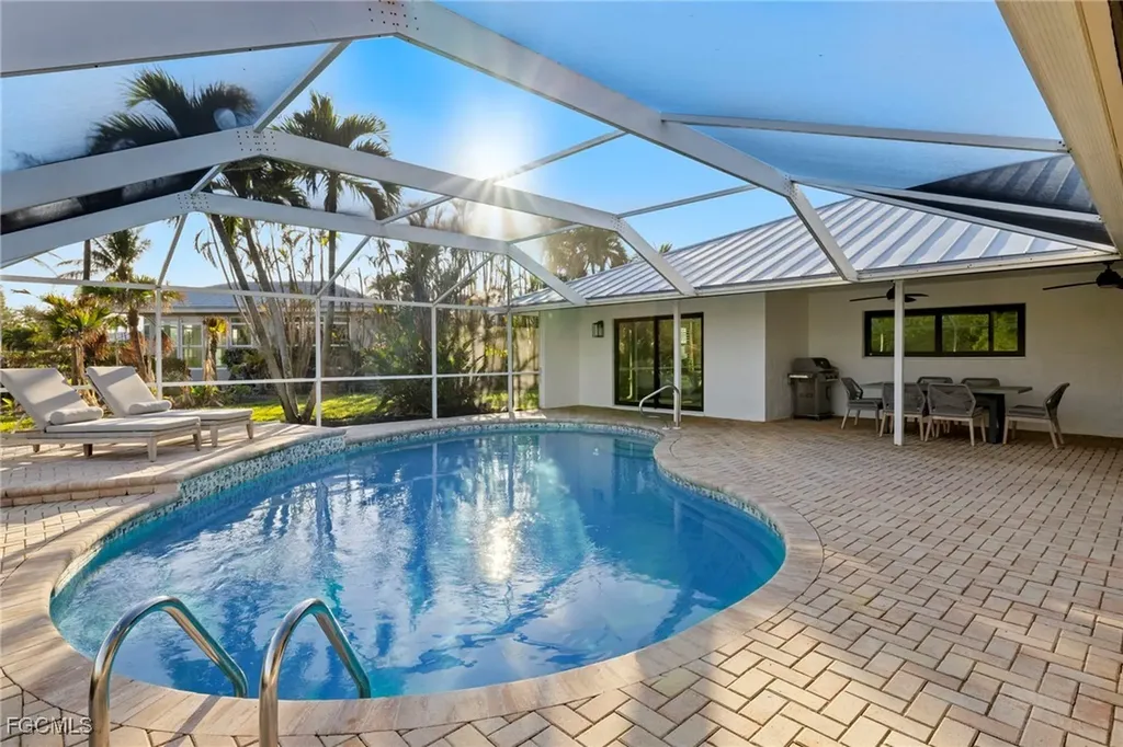 930 Kings Crown Drive Sanibel FL 33957
