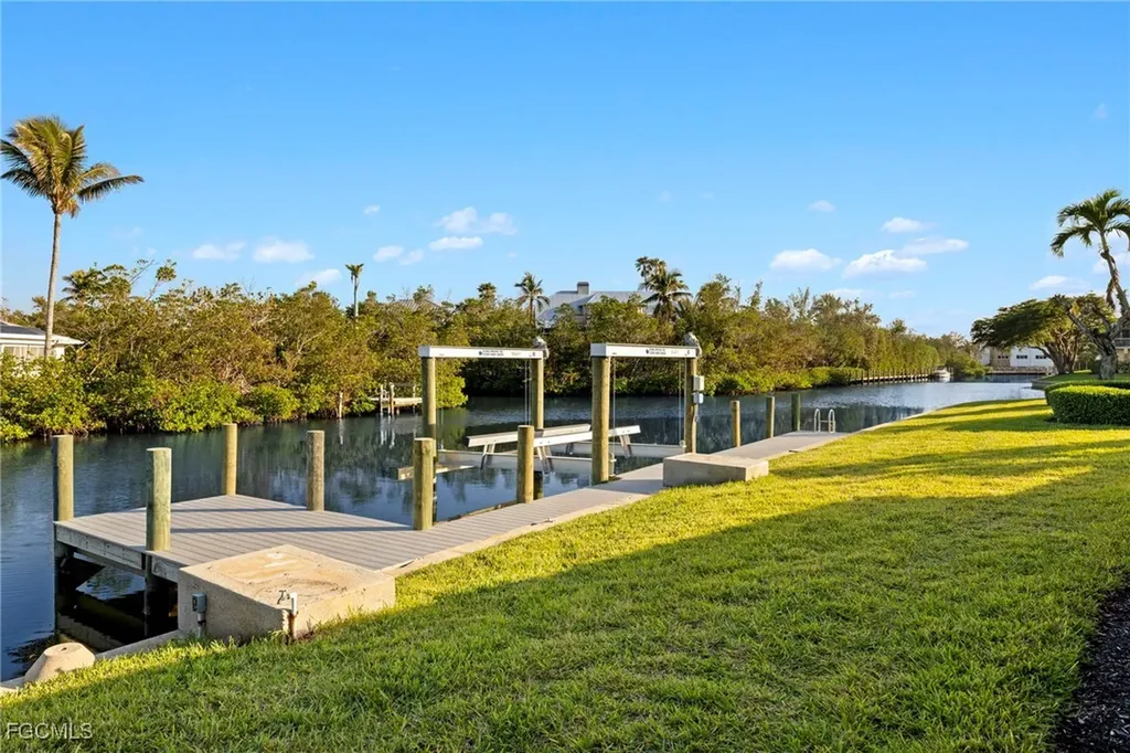930 Kings Crown Drive Sanibel FL 33957
