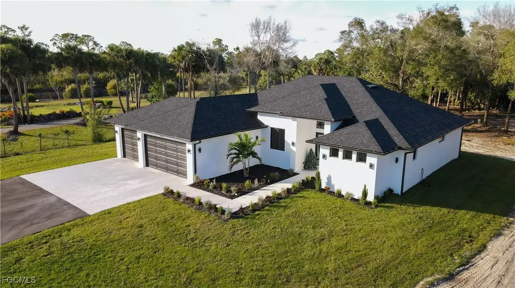2565 28th Avenue SE Naples FL 34117