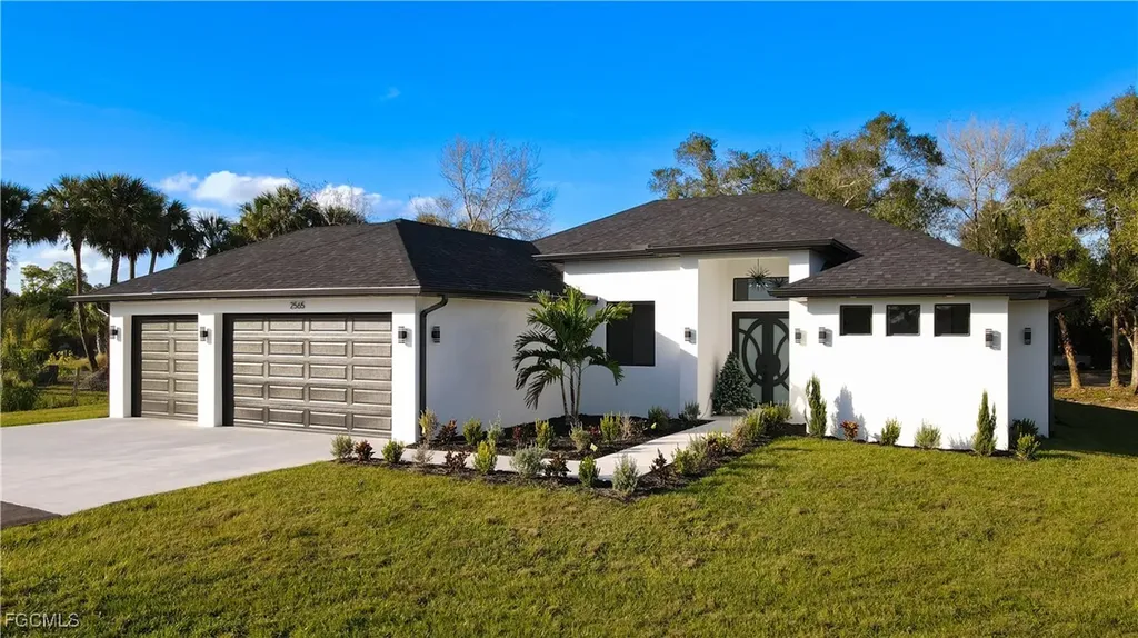 2565 28th Avenue SE Naples FL 34117