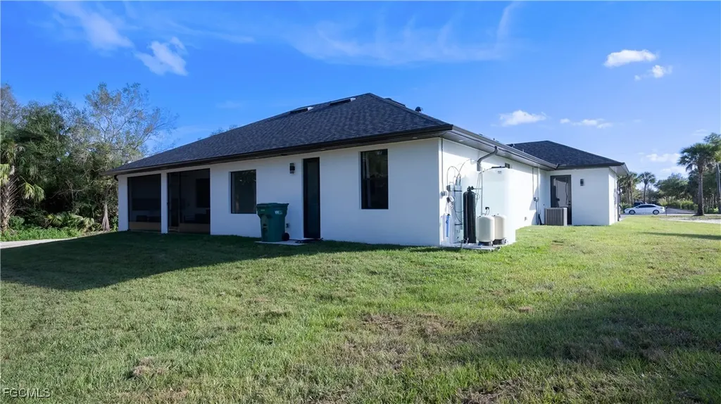 2565 28th Avenue SE Naples FL 34117