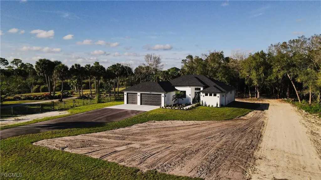 2565 28th Avenue SE Naples FL 34117