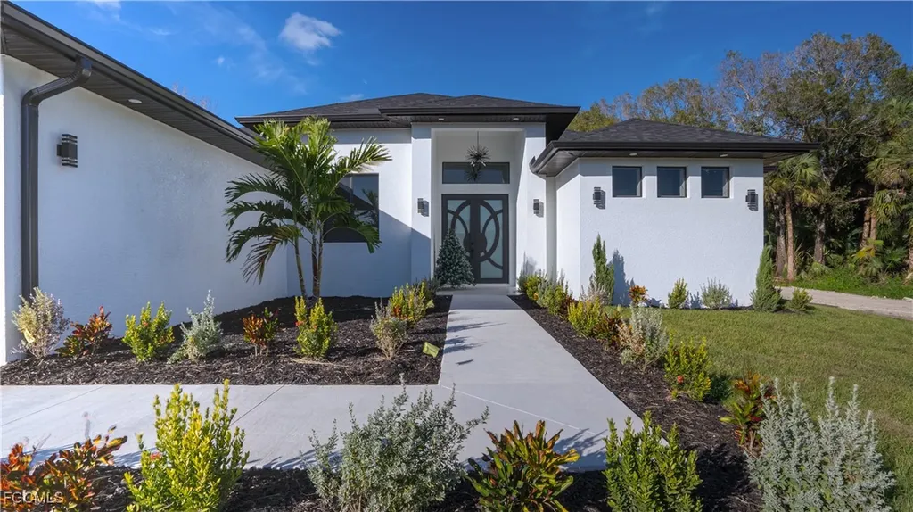 2565 28th Avenue SE Naples FL 34117