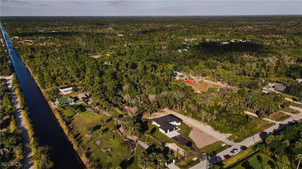 2565 28th Avenue SE Naples FL 34117