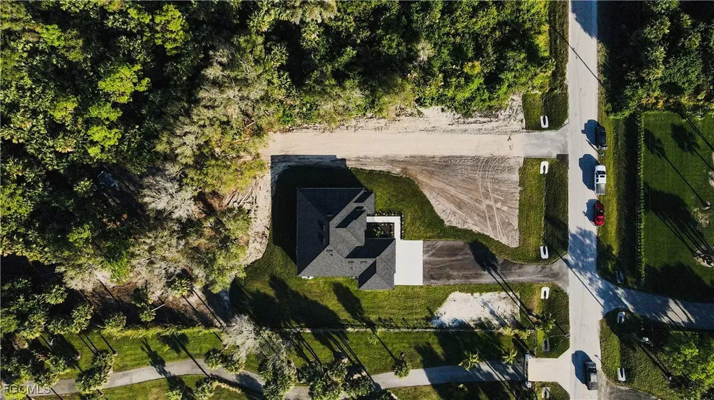 2565 28th Avenue SE Naples FL 34117