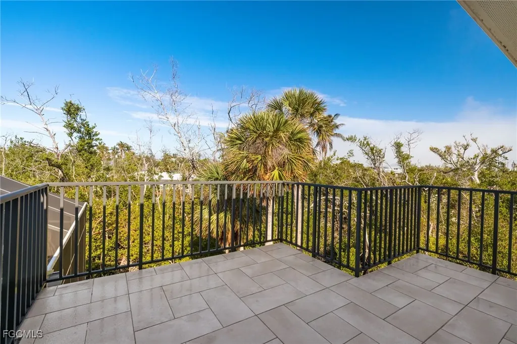460 E Gulf Drive Sanibel FL 33957