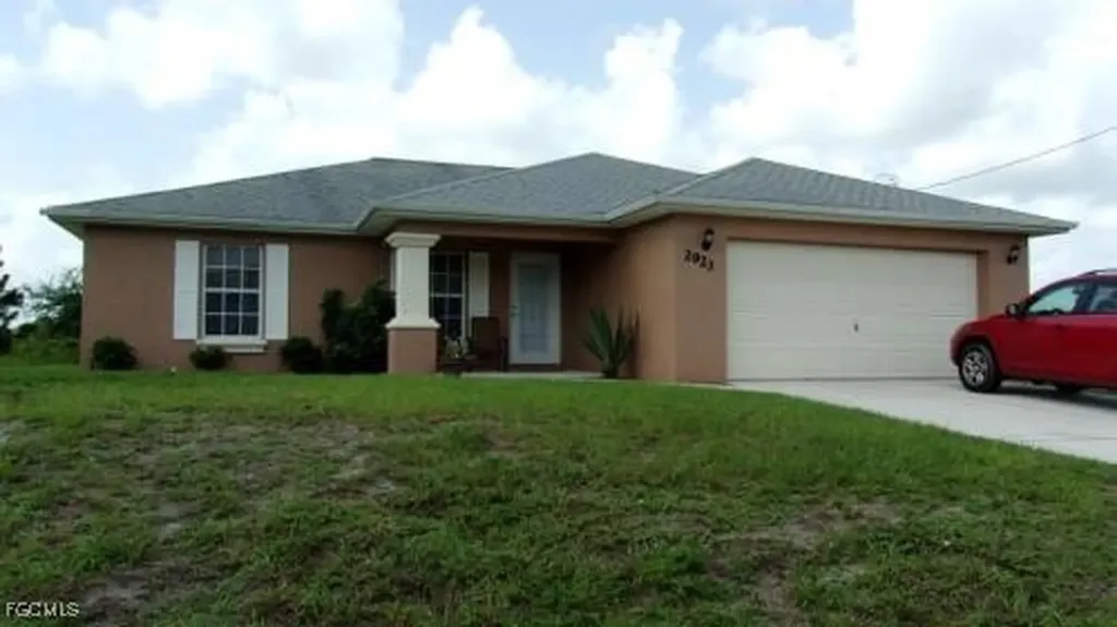 2923 3rd Street SW Lehigh Acres FL 33976