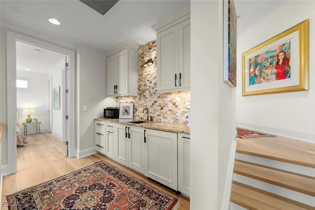 4383 Gulf Pines Drive Sanibel FL 33957