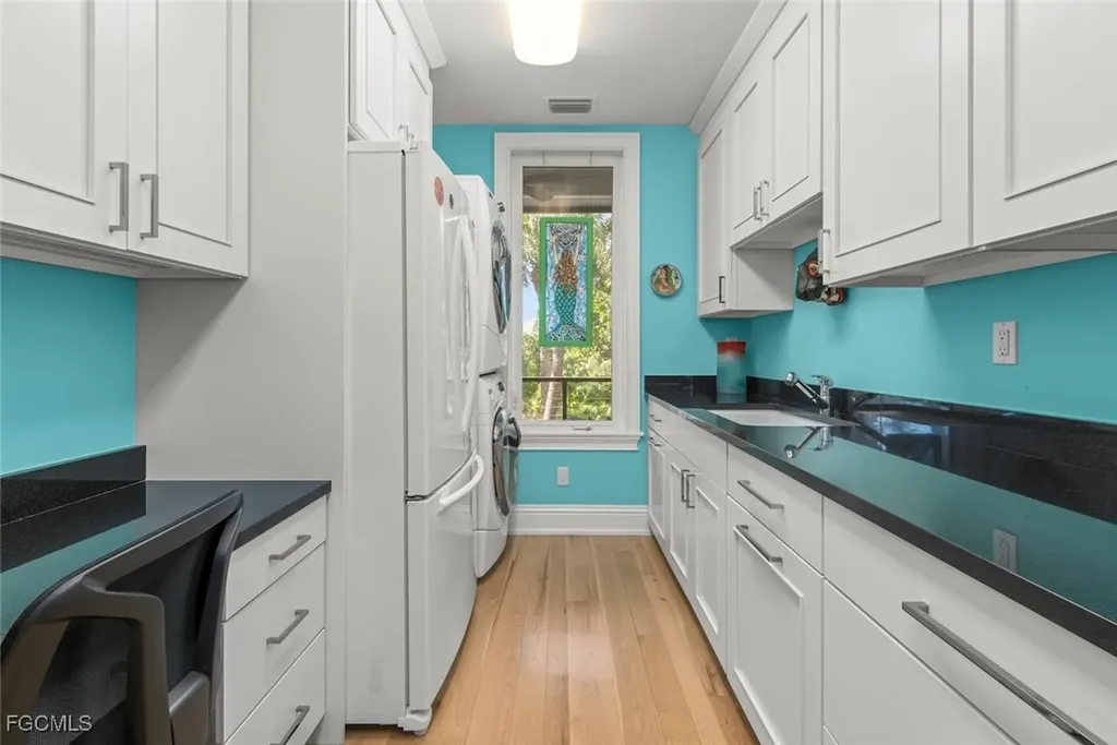 4383 Gulf Pines Drive Sanibel FL 33957