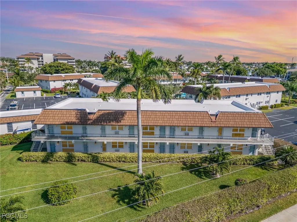 Marco Island FL, 240 N Collier Boulevard, Unit F8
