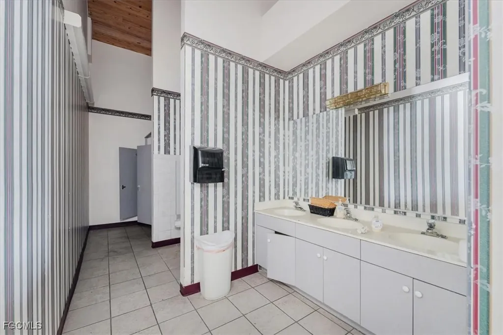 4630 Palm Beach Boulevard Fort Myers FL 33905