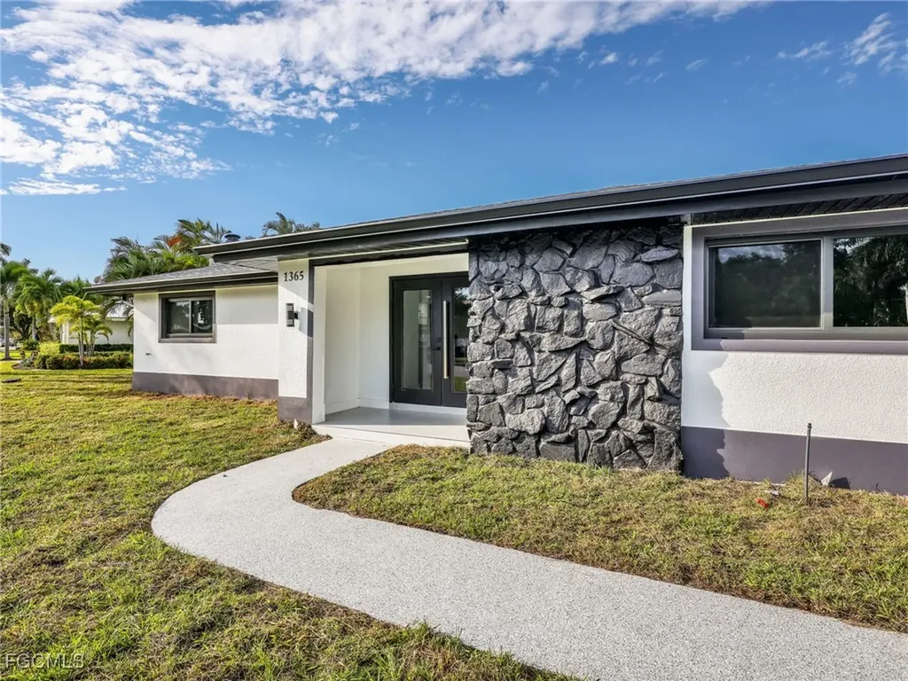 1365 Kingswood Court Fort Myers FL 33919