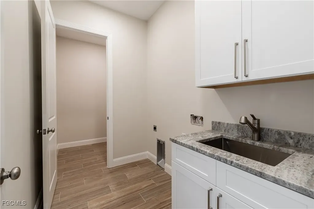 4403 SW 10th Avenue Cape Coral FL 33914