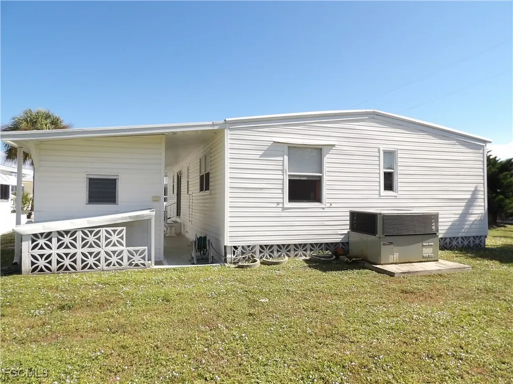 301 Twig Court N North Fort Myers FL 33917