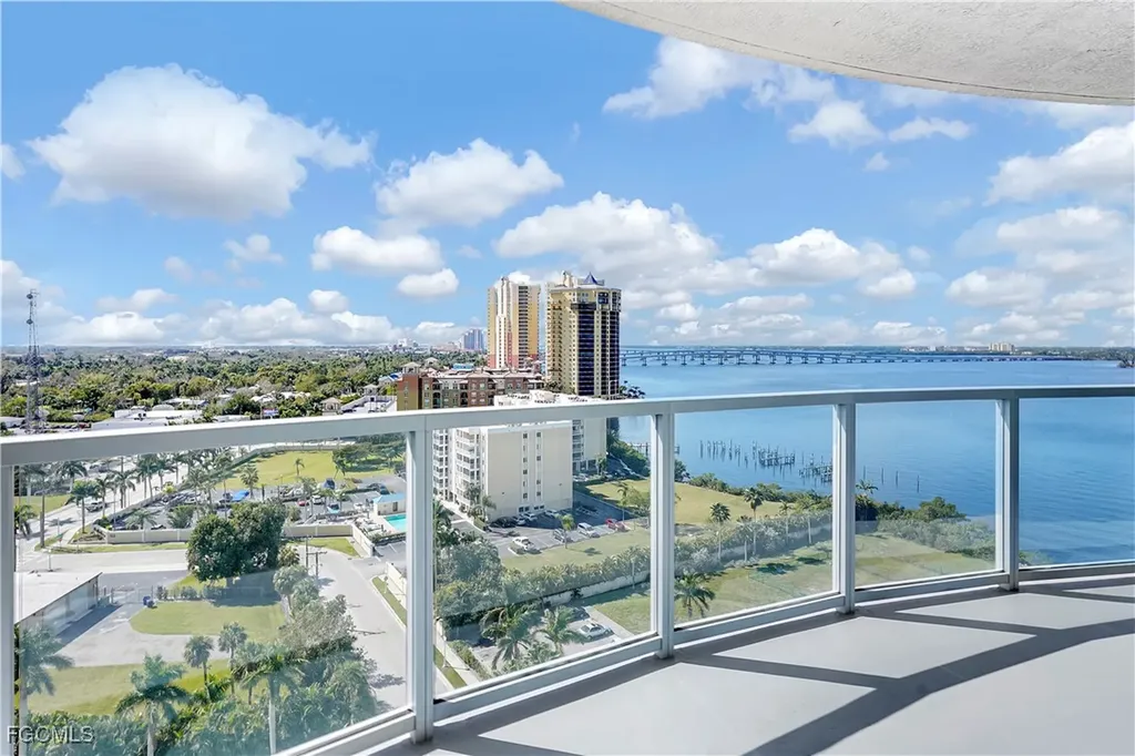 3000 Oasis Grand Boulevard Fort Myers FL 33916