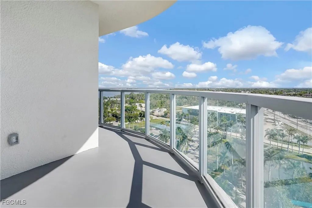3000 Oasis Grand Boulevard Fort Myers FL 33916