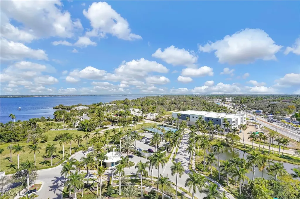 3000 Oasis Grand Boulevard Fort Myers FL 33916