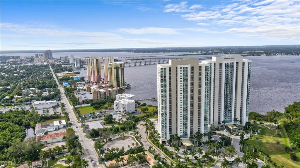3000 Oasis Grand Boulevard Fort Myers FL 33916
