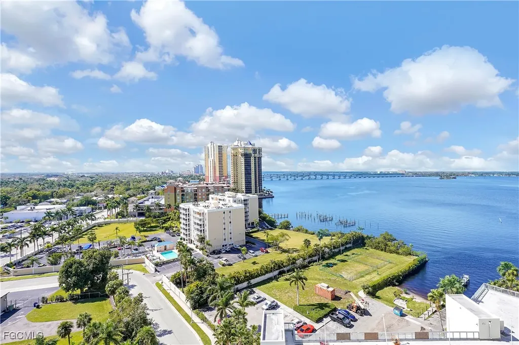 3000 Oasis Grand Boulevard Fort Myers FL 33916