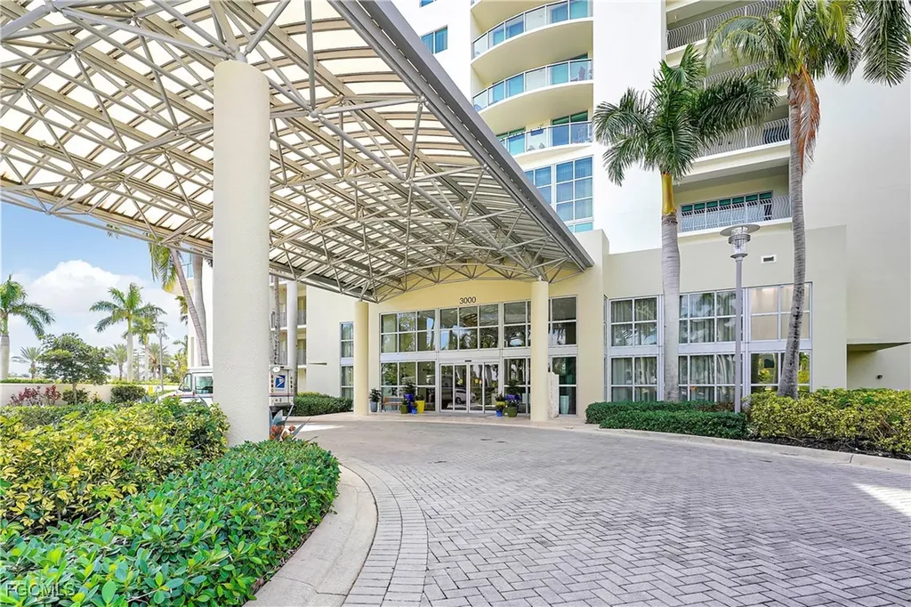 3000 Oasis Grand Boulevard Fort Myers FL 33916