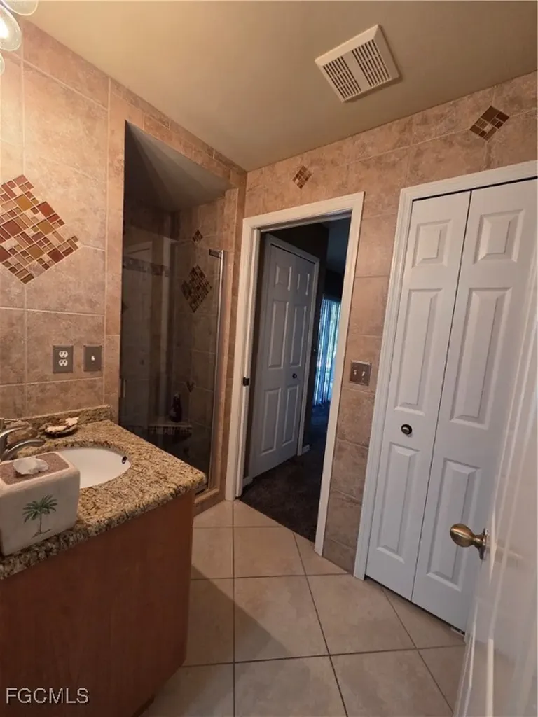 1725 SW 49th Lane Cape Coral FL 33914