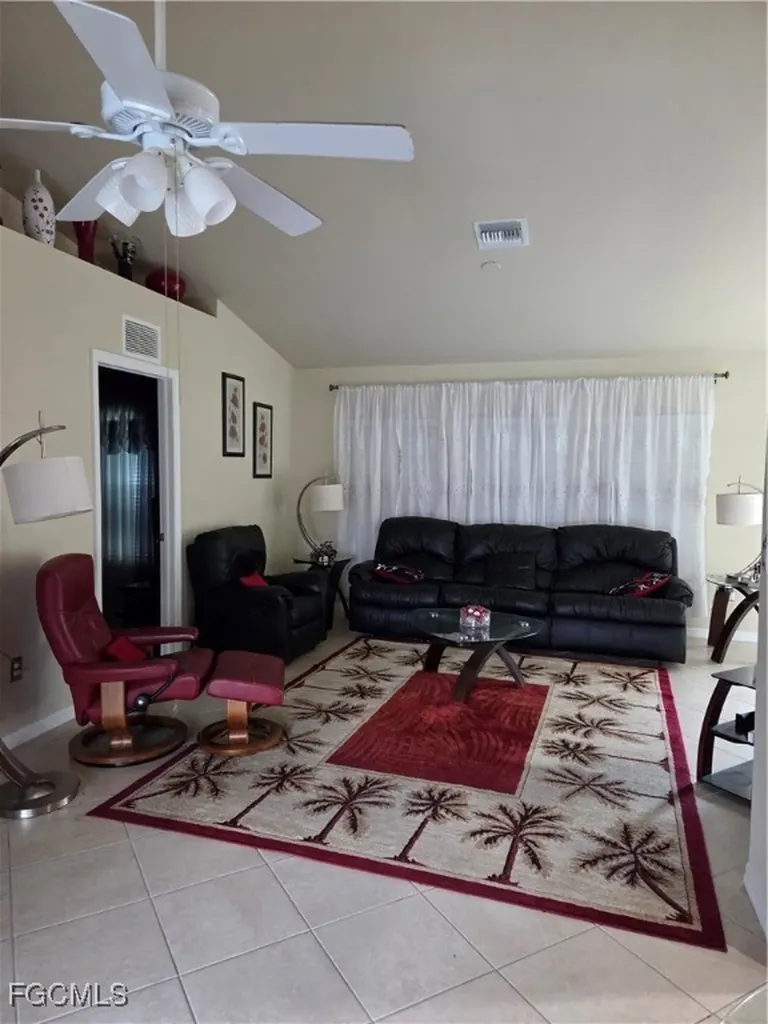1725 SW 49th Lane Cape Coral FL 33914