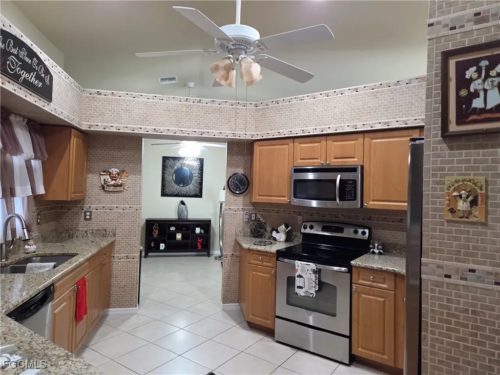 1725 SW 49th Lane Cape Coral FL 33914
