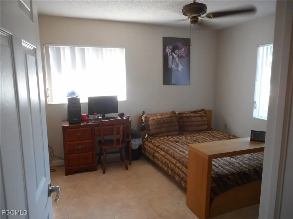 3817 SE 11th Avenue Cape Coral FL 33904