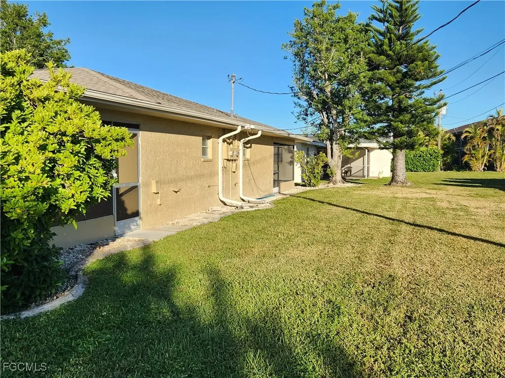 3817 SE 11th Avenue Cape Coral FL 33904